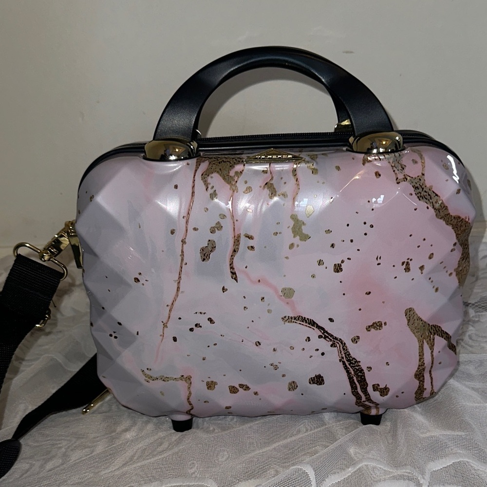 Elegant Pink and Gold Cosmetic Case